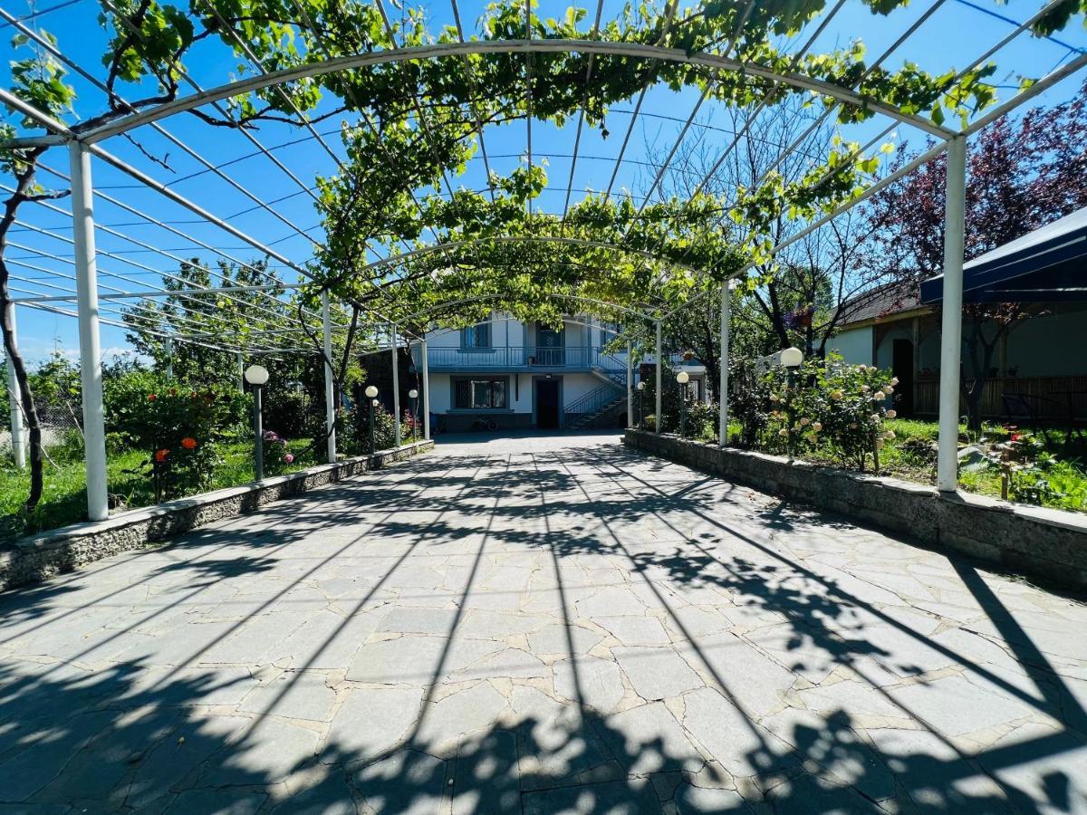Hotel Big House Tiflis Exterior foto